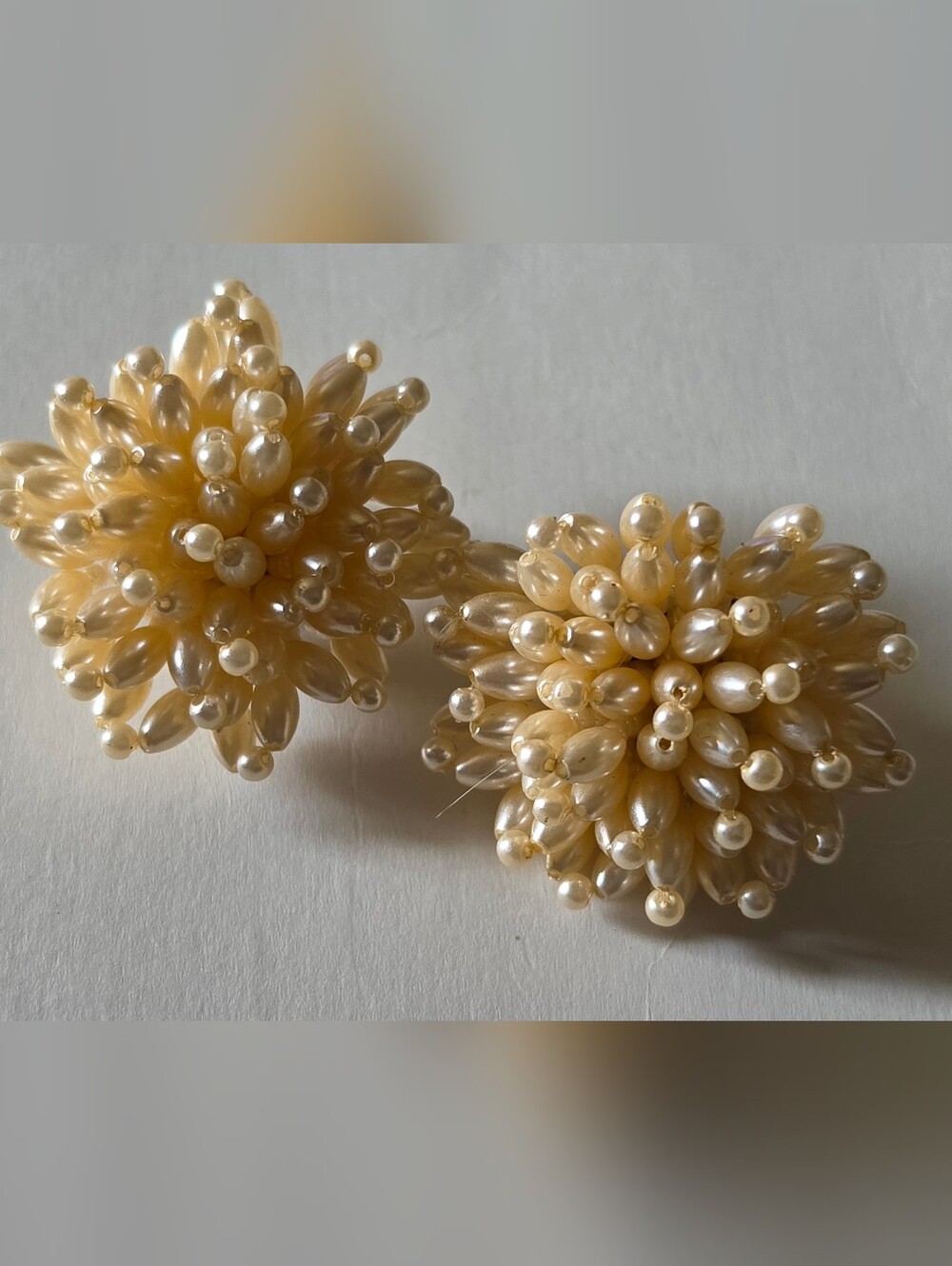 Vtg Cream Pearl Cluster Statement Clip Earrings